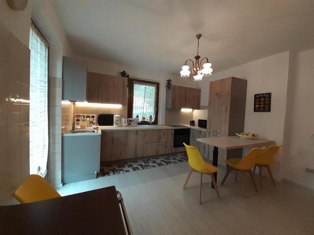 Ca' Albano Apartment Mezzolago Ngoại thất bức ảnh